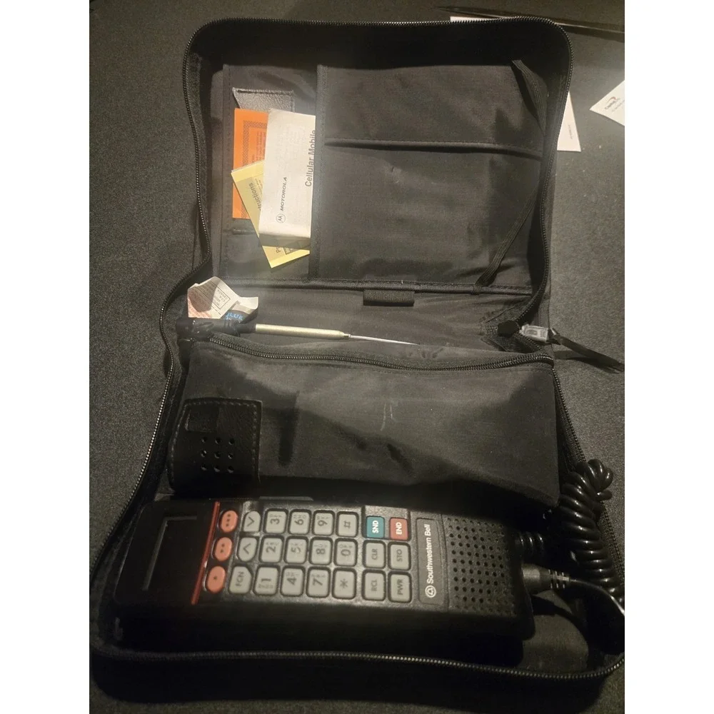 Vintage Motorola BellSouth Mobility Black Bag Phone Brick